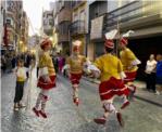 Tres dones de Sueca participen per primera vegada en el 'Ball dels Tornejants'